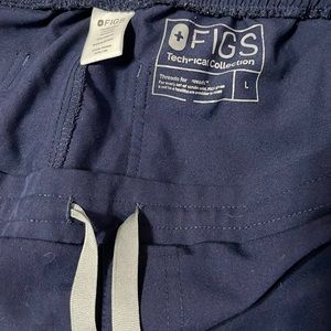 Figs navy yola- Large. No rips or stains. Smoke free and pet free home.